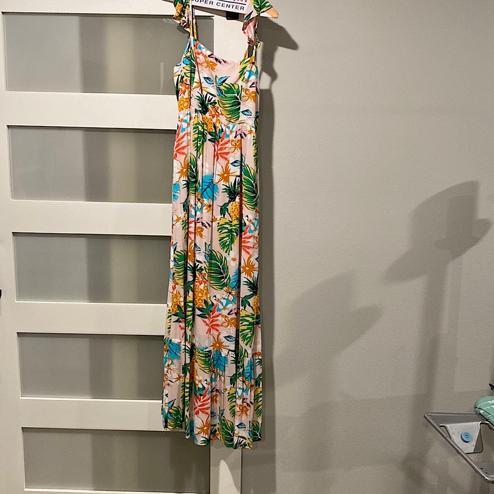 Skies are a blue, Pink floral maxi, size S